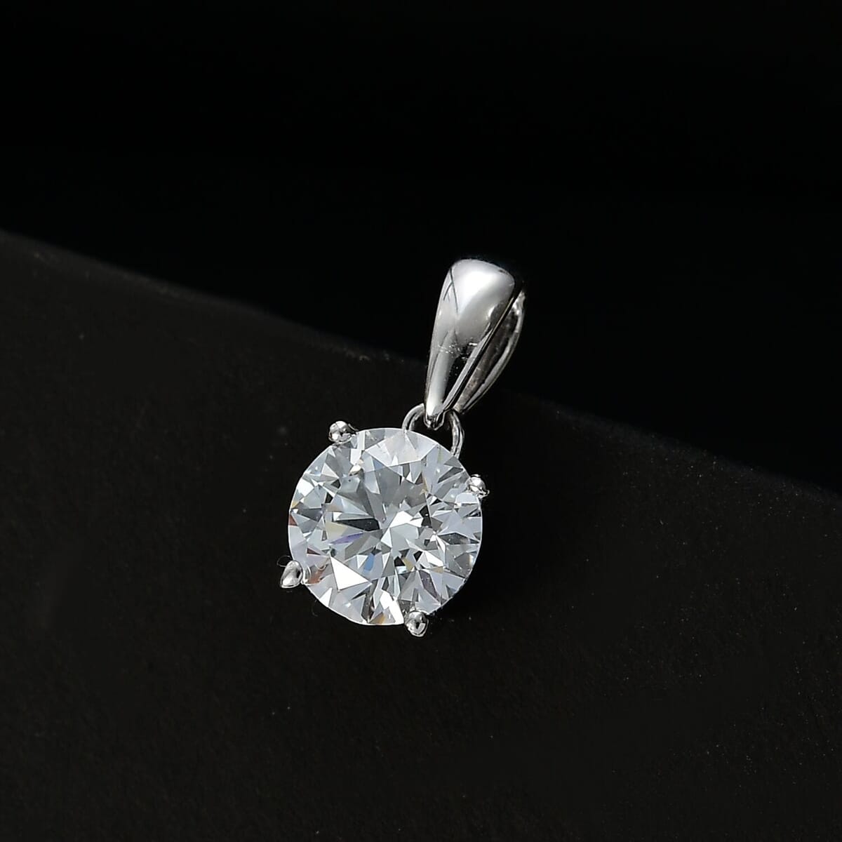 IGI Certified Luxuriant Lab Grown Diamond E-F VS Solitaire Pendant Necklace in 10K Yellow Gold 20 Inches 1.00 ctw image number 1