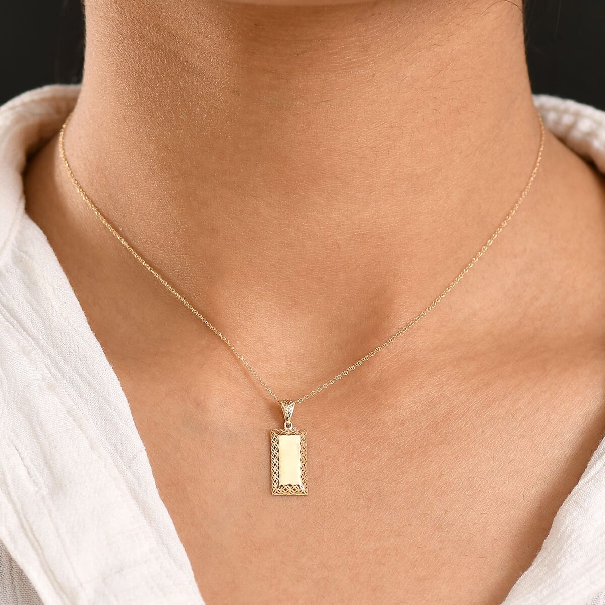 Mirage Collection Bar Pendant Necklace in 10K Yellow Gold 18 Inches 1.10 Grams image number 2