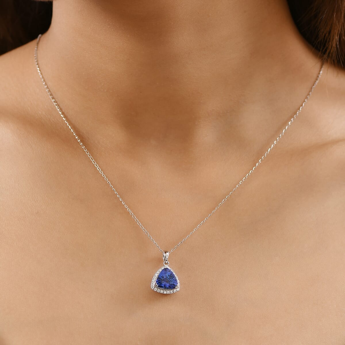 Certified & Appraised Rhapsody AAAA Tanzanite and E-F VS Diamond 3.18 ctw Pendant Necklace in 950 Platinum 20 Inches (Del. in 10-15 Days) image number 2
