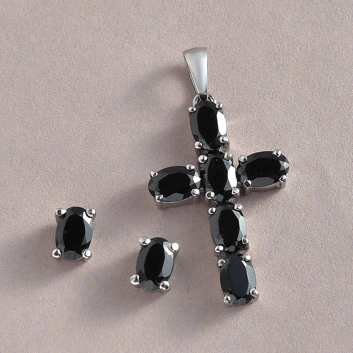 Thai Black Spinel - Product card gallery slide 2 (10144581910811)