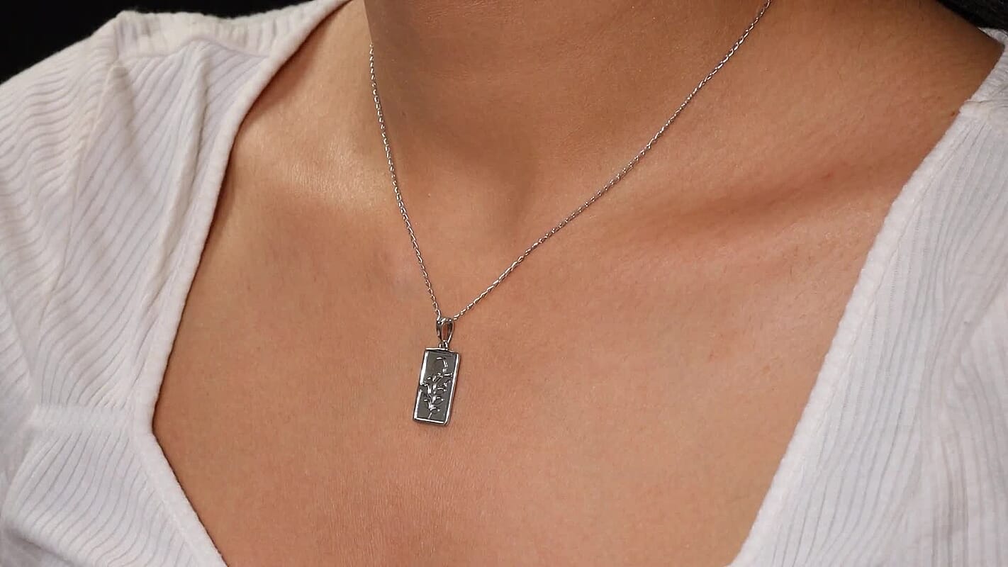 950 Platinum Rose Bar Pendant Necklace 20 Inches 6.2 Grams