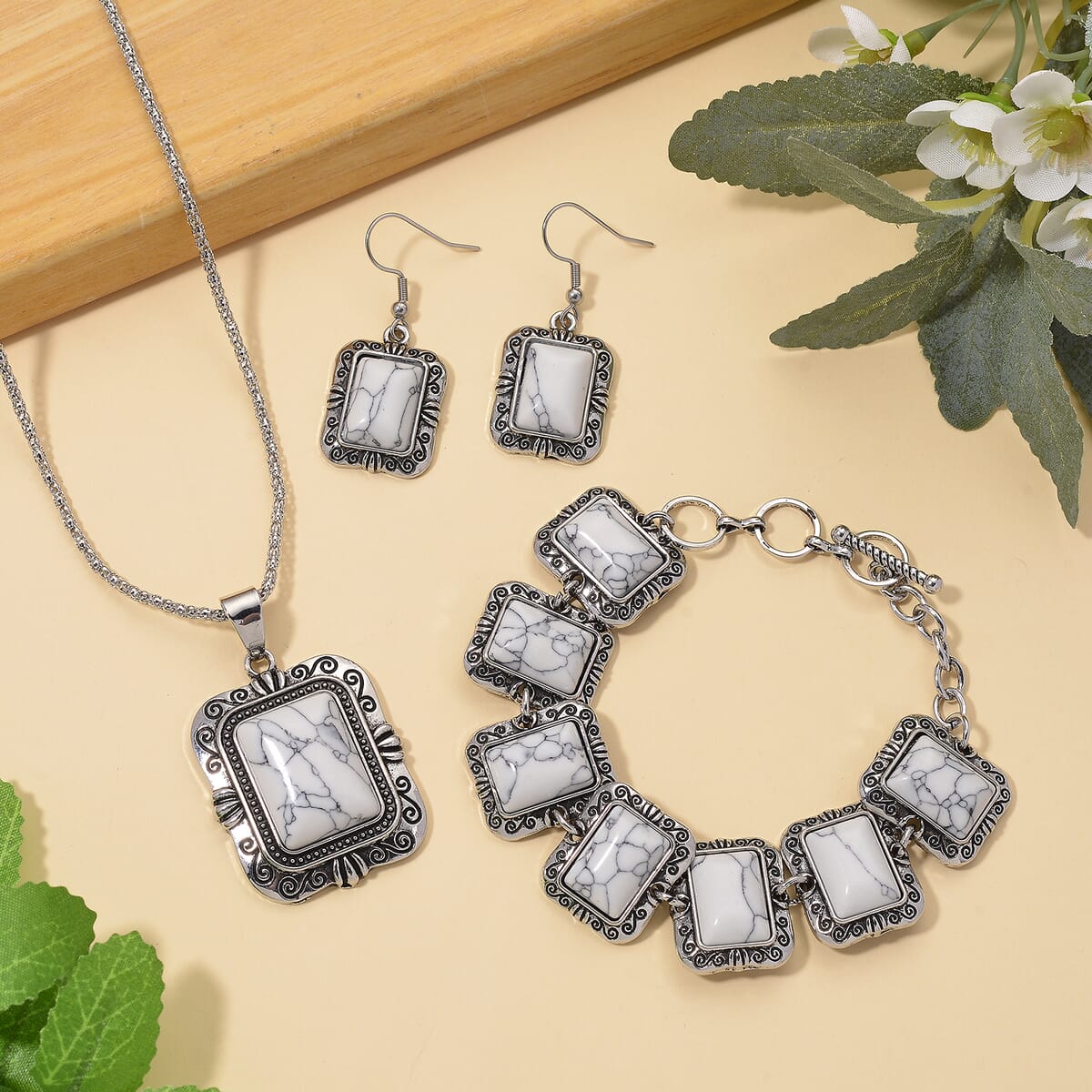 3pcs Set - White Howlite 150.00 ctw Earrings, Bracelet (6.50-8.0In) and Necklace 20 Inches in Silvertone image number 1