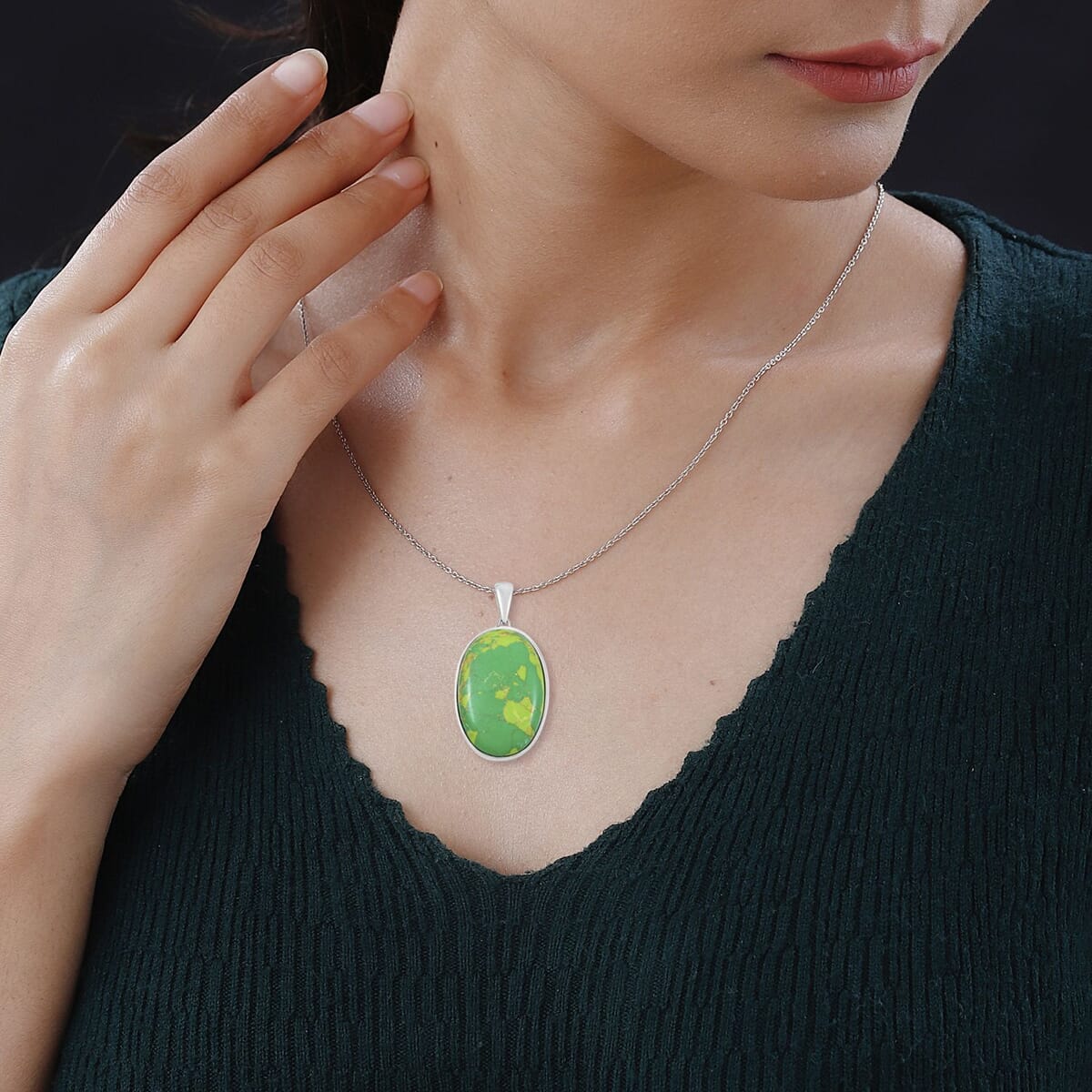 Mojave Green Turquoise 27.75 ctw Pendant Necklace in 14K YG & Platinum Over Copper with Magnet and Stainless Steel 20 Inches image number 2