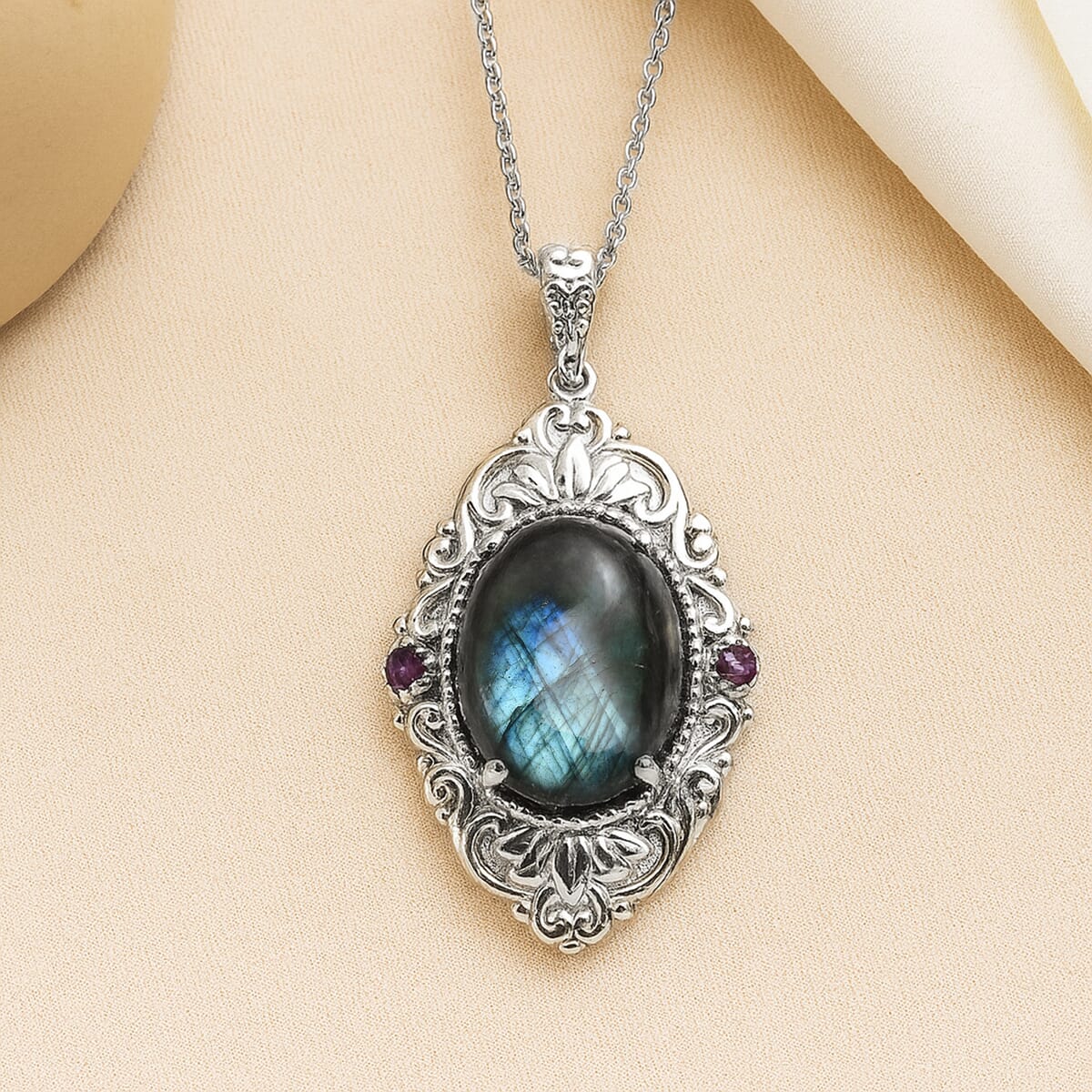 Ever True Malagasy Labradorite and African Amethyst 15.40 ctw Pendant Necklace 20 Inches in Stainless Steel image number 1