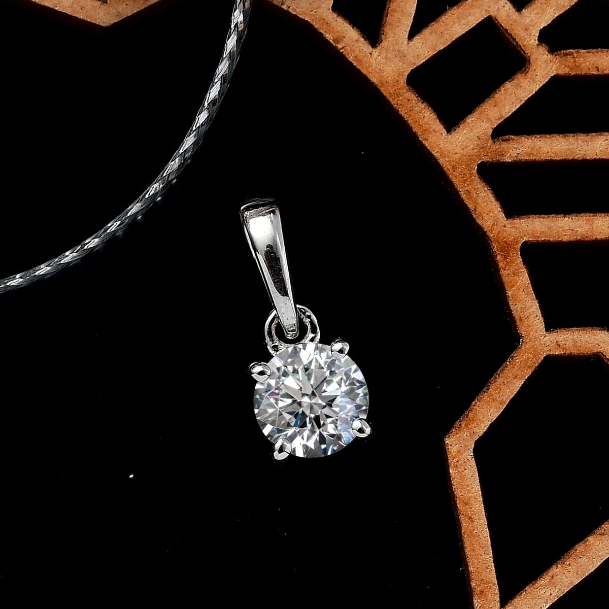 Luxuriant Lab Grown Diamond E-F VS 0.50 ctw Solitaire Pendant Necklace in 14K White Gold 20 Inches image number 1