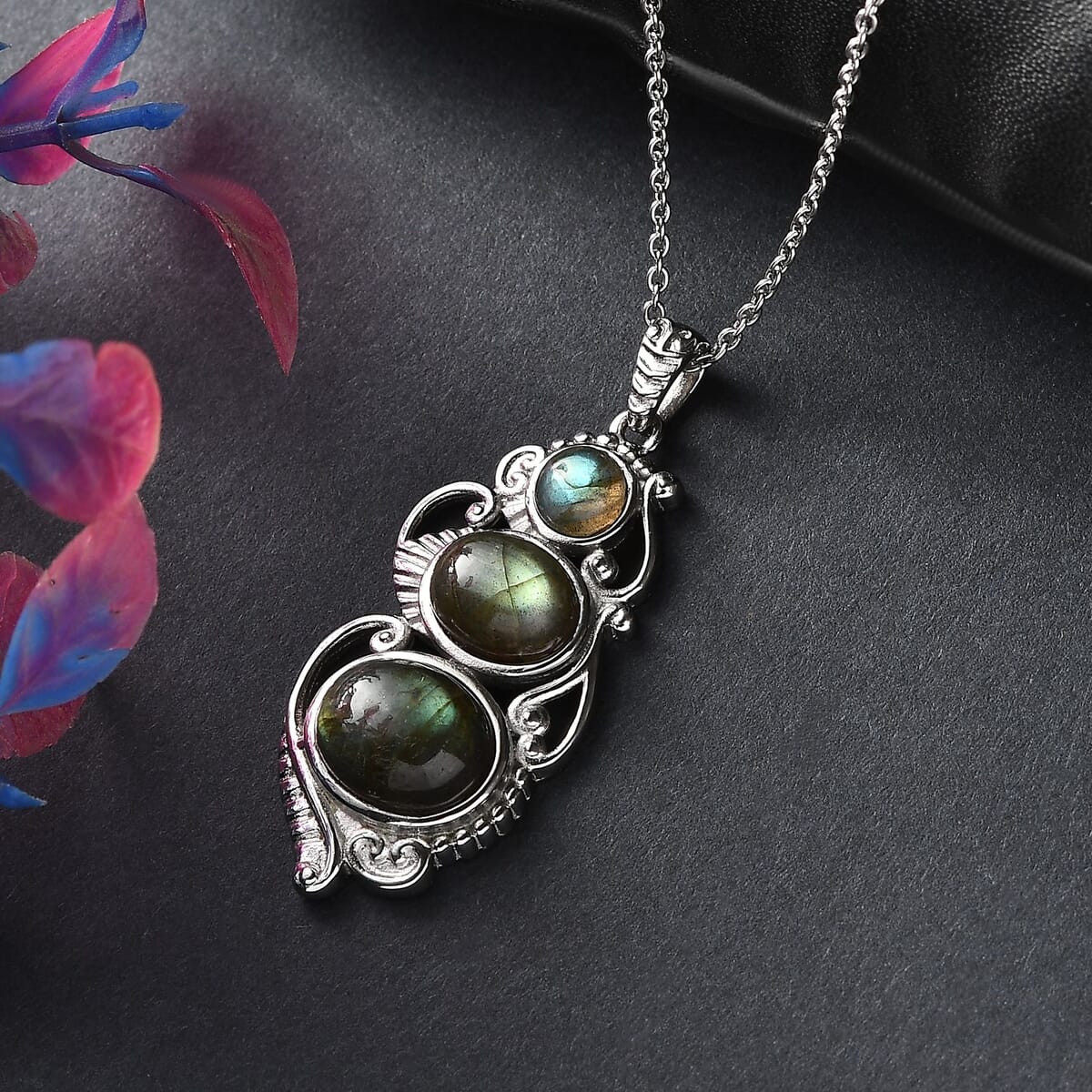Madagascar Fire Labradorite 8.30 ctw Solitaire Pendant Necklace in Stainless Steel 20 Inches image number 1