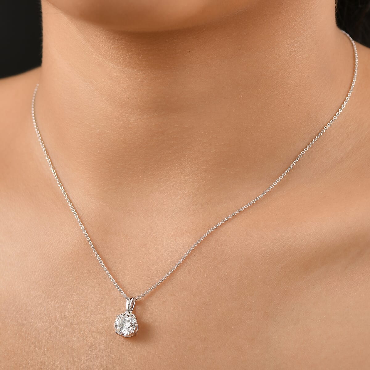 IGI Certified Luxuriant Lab Grown Diamond E-F VS 4.00 ctw Pendant Necklace in 14K White Gold 20 Inches image number 3