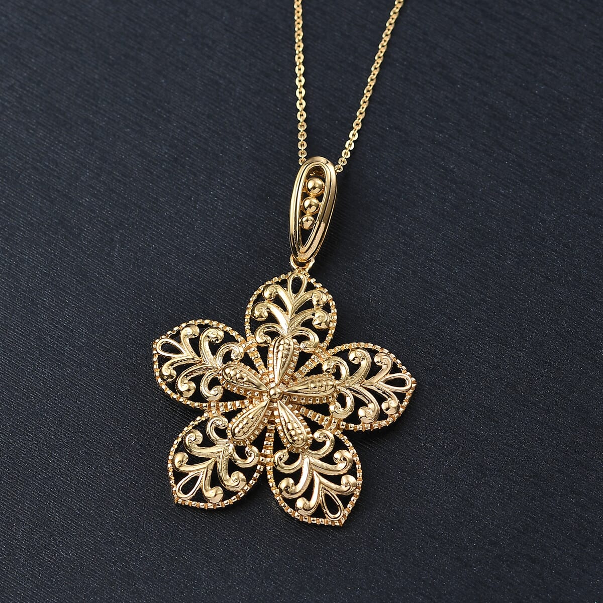 D'Joy Floral Pendant Necklace in 18K Vermeil Yellow Gold Over Sterling Silver 20 Inches 8.20 Grams image number 1