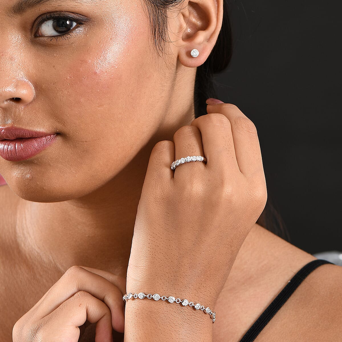 Luxuriant Lab Grown Diamond SI-I1 2.80 ctw Ring (Size 6.0) and Stud Earrings and Linking Bracelet (7.25In) in Rhodium Over Sterling Silver image number 2