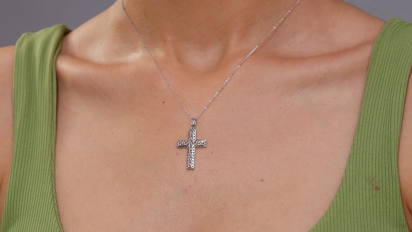 950 Platinum Sacred Mirage of Faith Cross Pendant Necklace 18 Inches 3.15 Grams
