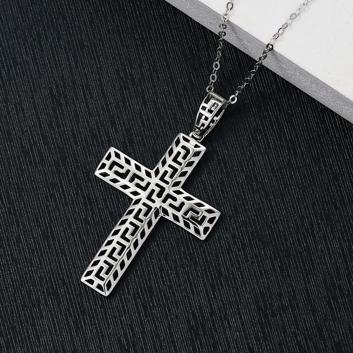 950 Platinum Sacred Mirage of Faith Cross Pendant Necklace 18 Inches 3.15 Grams image number 1