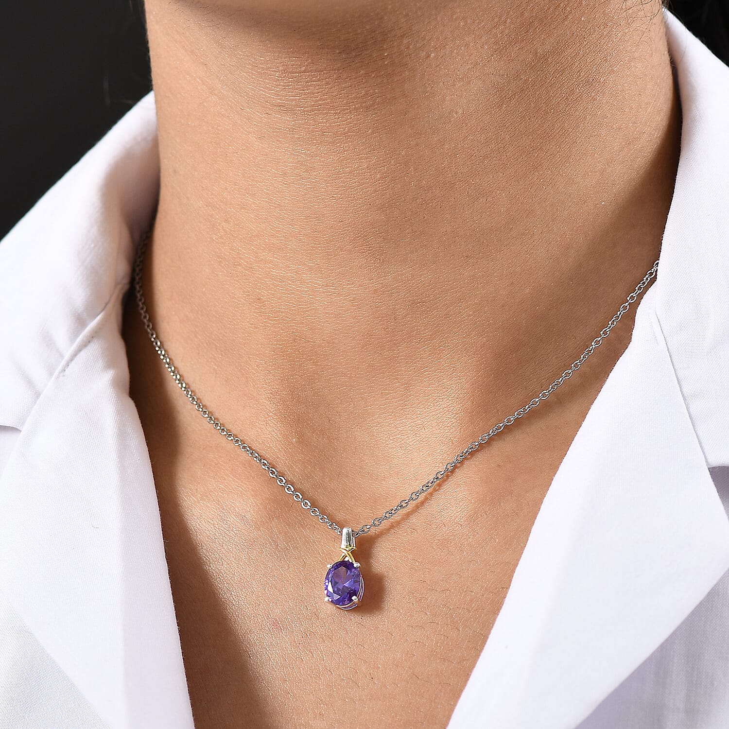 Simulated Blue Diamond - Product card gallery slide 3 (9432884936959)