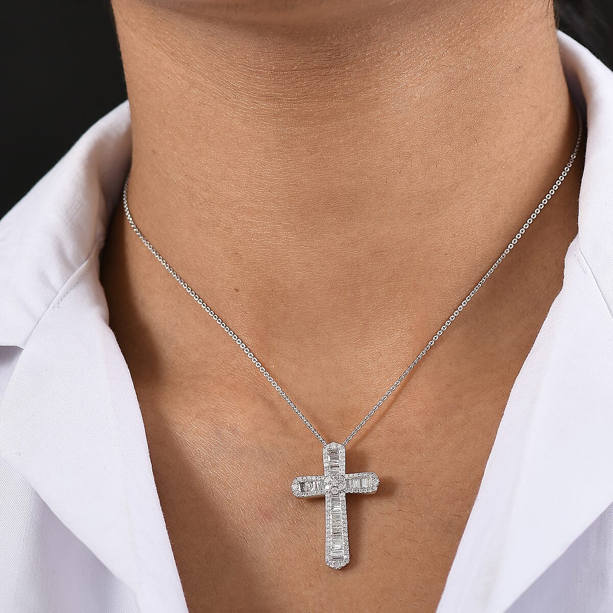 D'Joy Diamond Cross Pendant Necklace (20 Inches) in Rhodium Over Sterling Silver 1.00 ctw image number 2