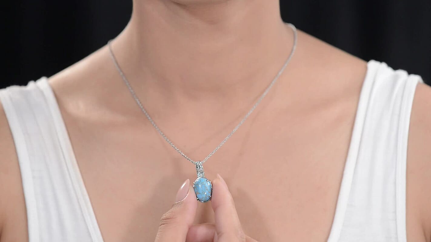 EverTrue Malagasy Labradorite and Sky Blue Topaz 11.10 ctw Pendant Necklace in Stainless Steel 20 Inches
