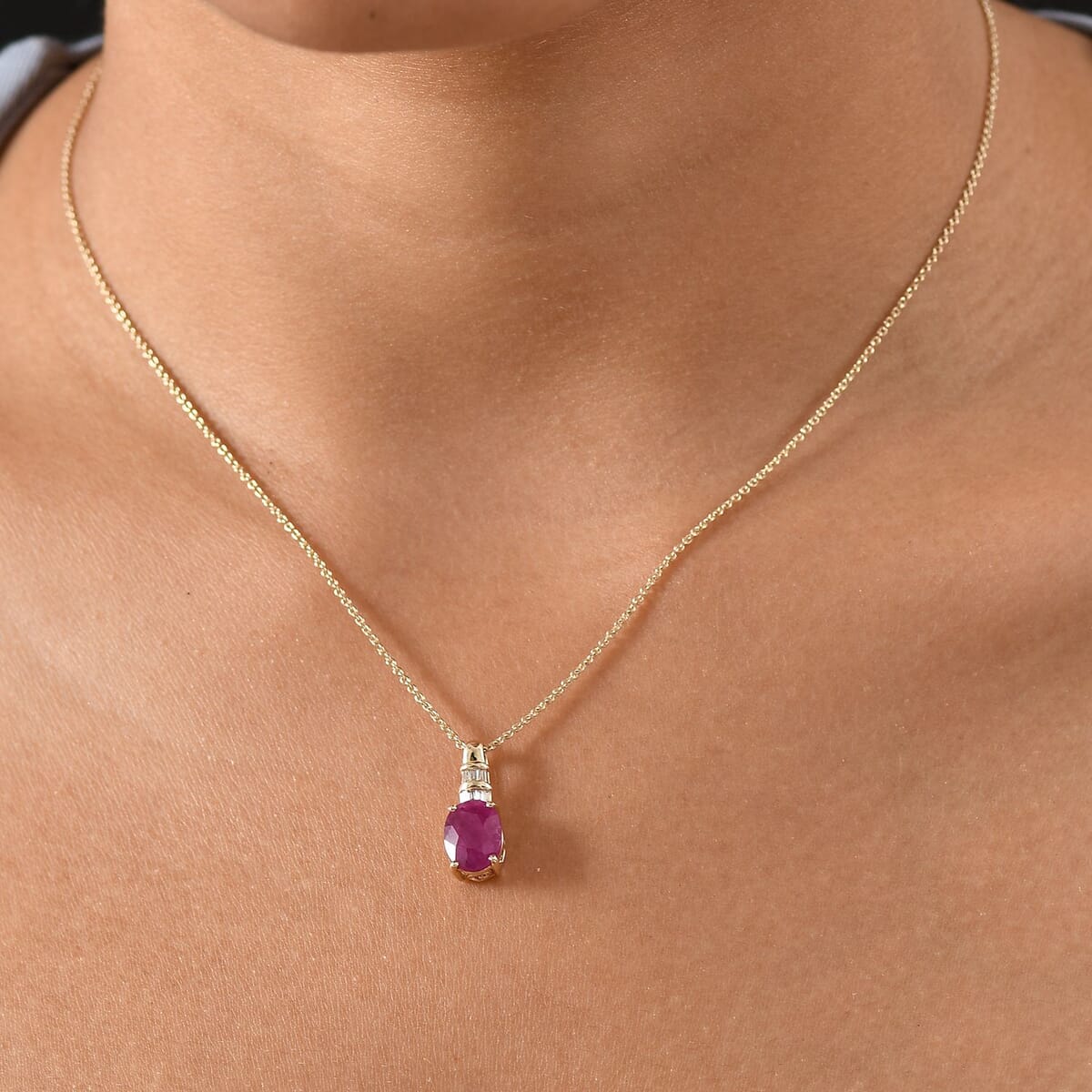 Luxoro Premium Mozambique Ruby and I2 Diamond 2.65 ctw Pendant Necklace 20 Inches in 10K Yellow Gold  image number 2