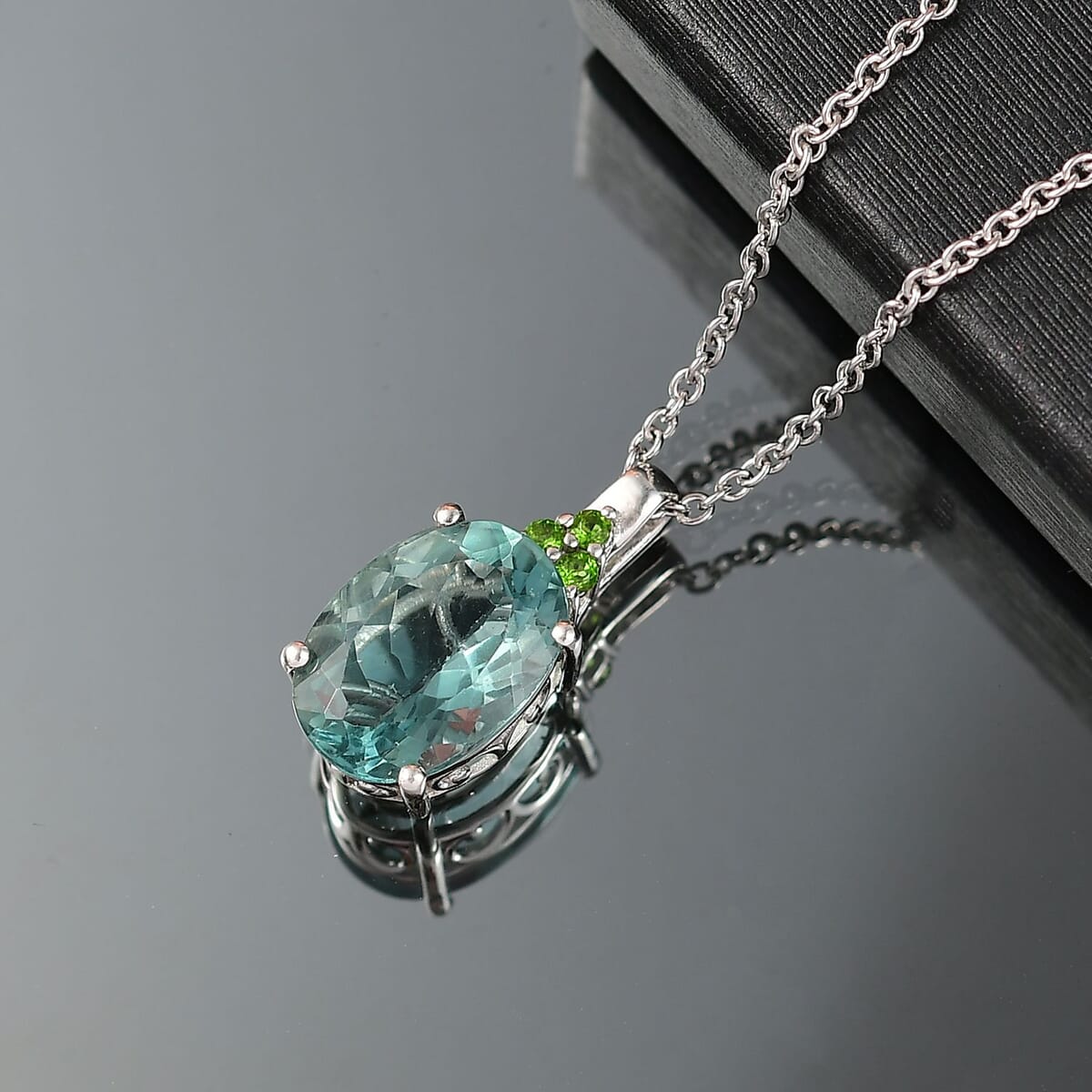 D'Joy Dean Teal Fluorite (IR) and Chrome Diopside Bubbles 6.90 ctw Pendant Necklace in Platinum Over Sterling Silver 20 Inches image number 1