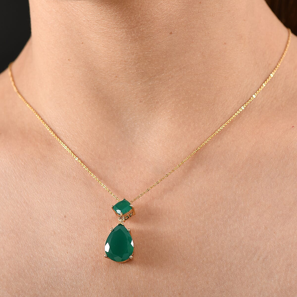 D'Joy Green Onyx 11.25 ctw Pendant Necklace 20 Inches in 14K Yellow Gold Over Sterling Silver image number 1