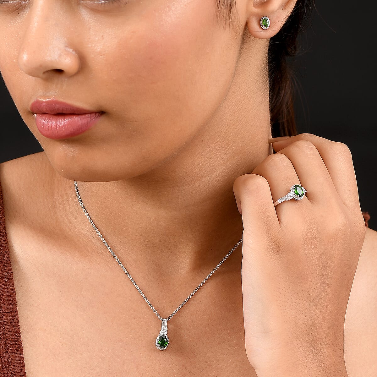 D'Joy Chrome Diopside, White Zircon 2.20 ctw Sea Waves Stud Earrings, Ring (Size 6) and Pendant Necklace 20 Inches in Rhodium Over Sterling Silver  image number 3