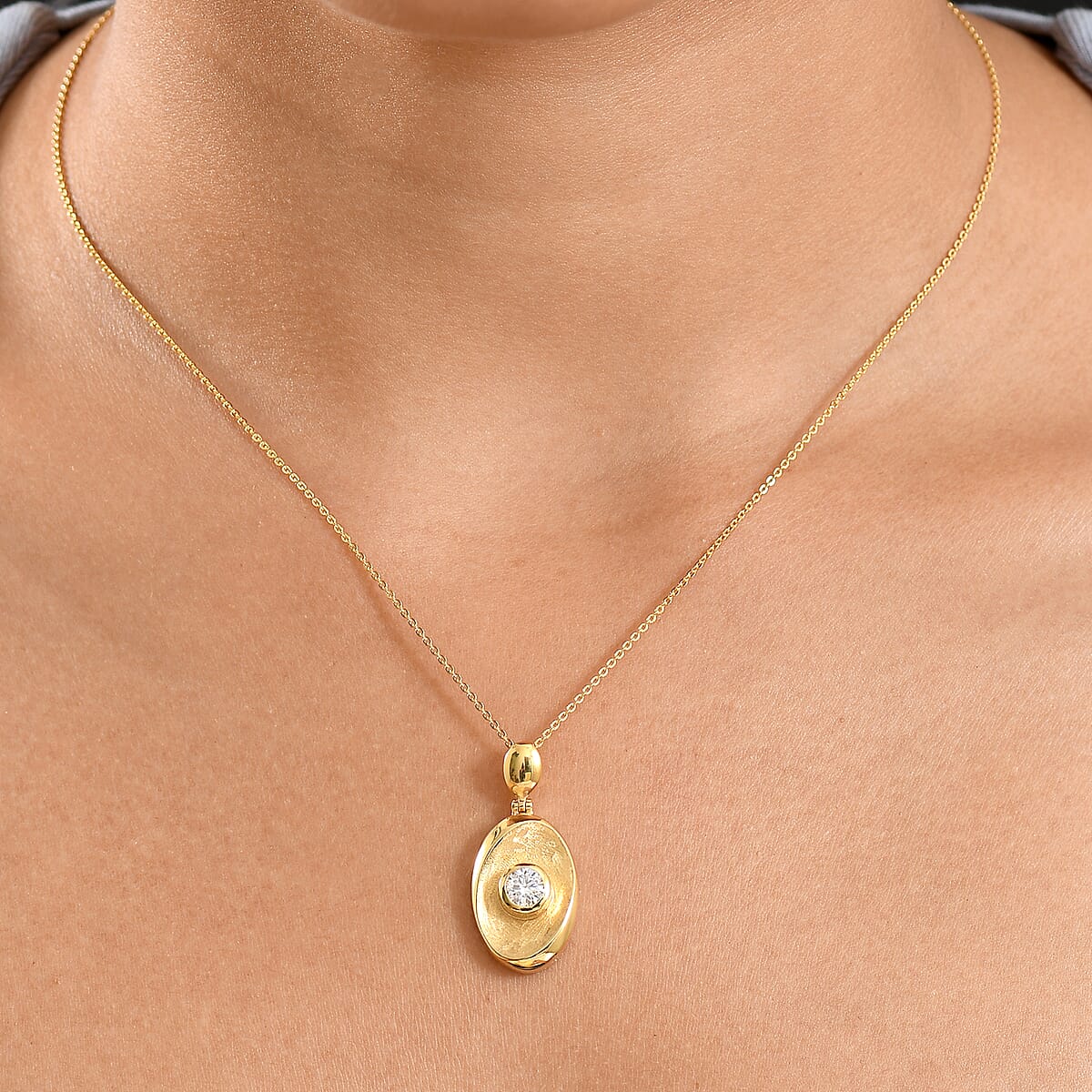 D'Joy Moissanite 0.50 ctw Pendant Necklace in 18K Vermeil Yellow Gold Over Sterling Silver 20 Inches  image number 2