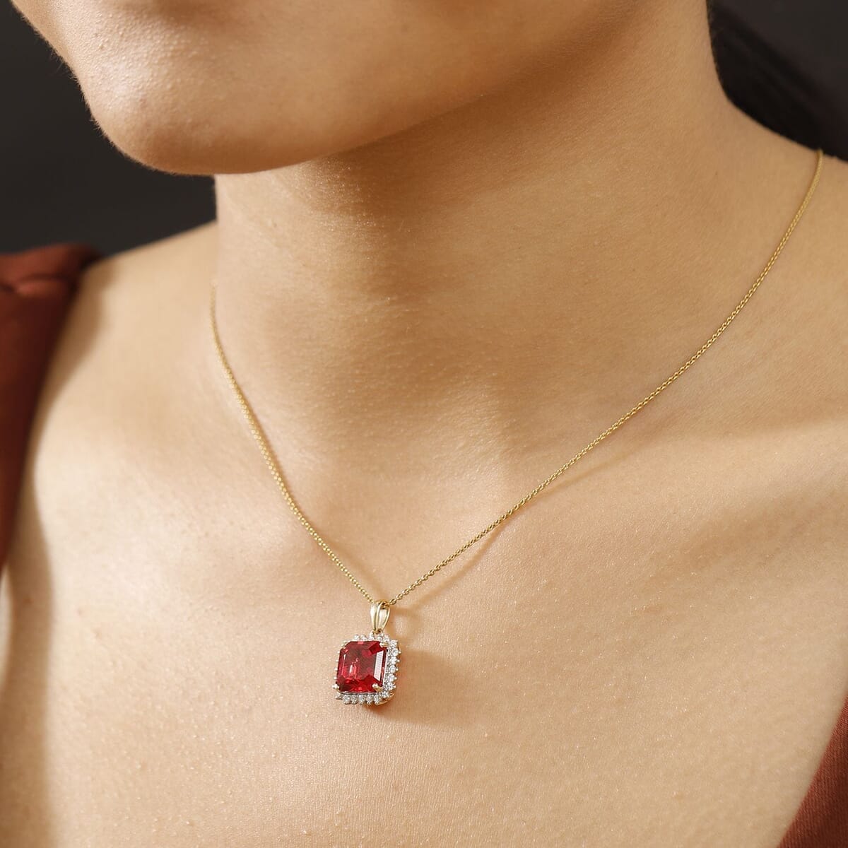 Certified & Appraised Luxuriant AAA Asscher Cut Lab Grown Padparadscha Sapphire and E-F VS Lab Grown Diamond 6.50 ctw Pendant Necklace in 10K Yellow Gold 18 Inches image number 2