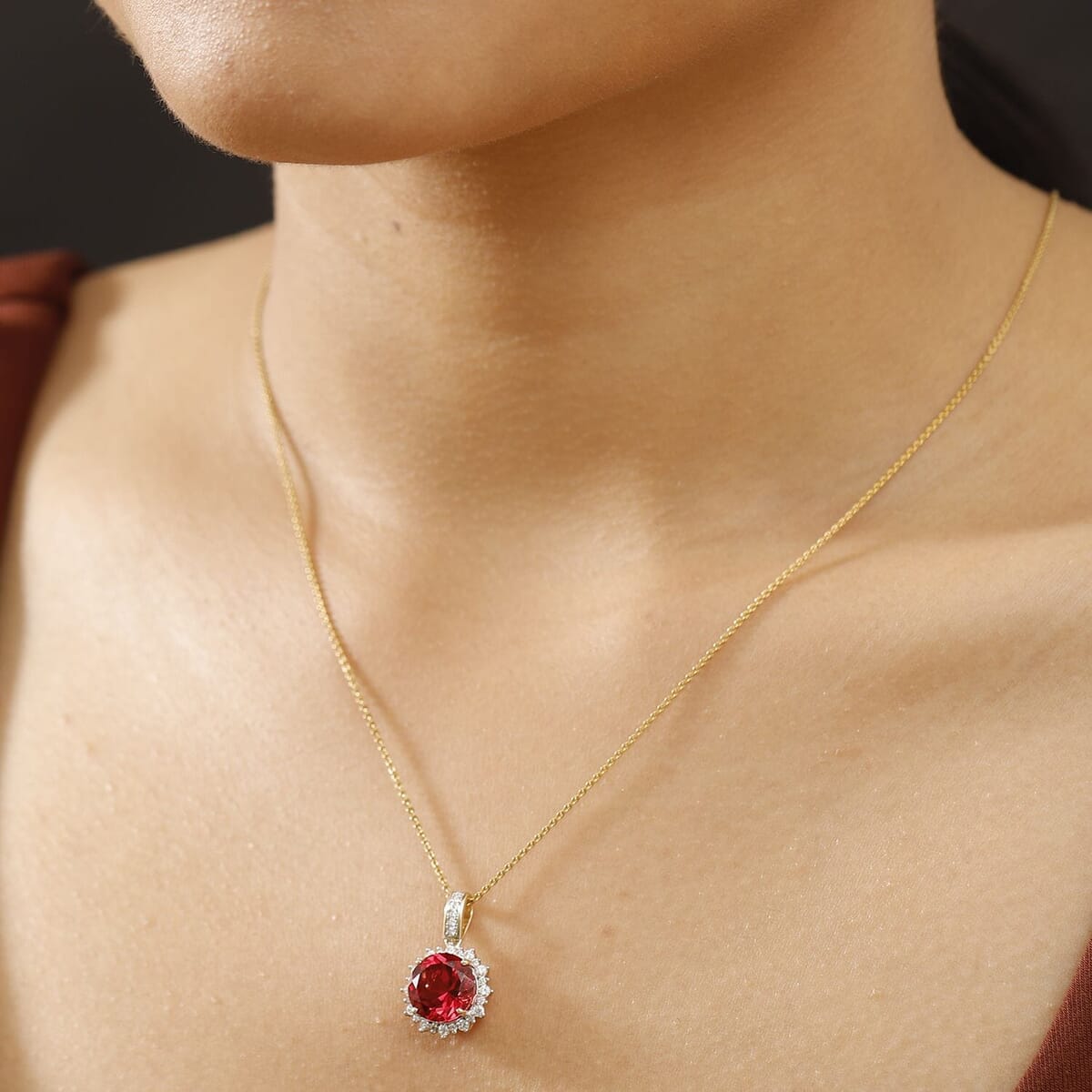 Certified & Appraised Luxuriant AAA Lab Grown Padparadscha Sapphire and E-F VS Lab Grown Diamond 5.50 ctw Pendant Necklace in 10K Yellow Gold 18 Inches image number 2