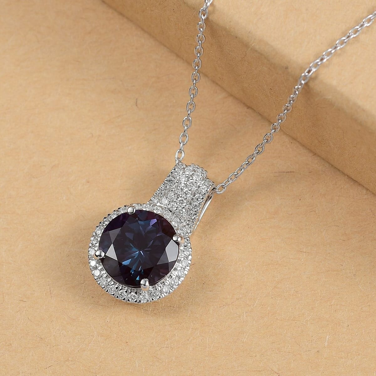 Certified & Appraised Luxuriant AAA Lab Grown Alexandrite and E-F VS Lab Grown Diamond 5.38 ctw Pendant Necklace in 10K White Gold 18 Inches image number 1
