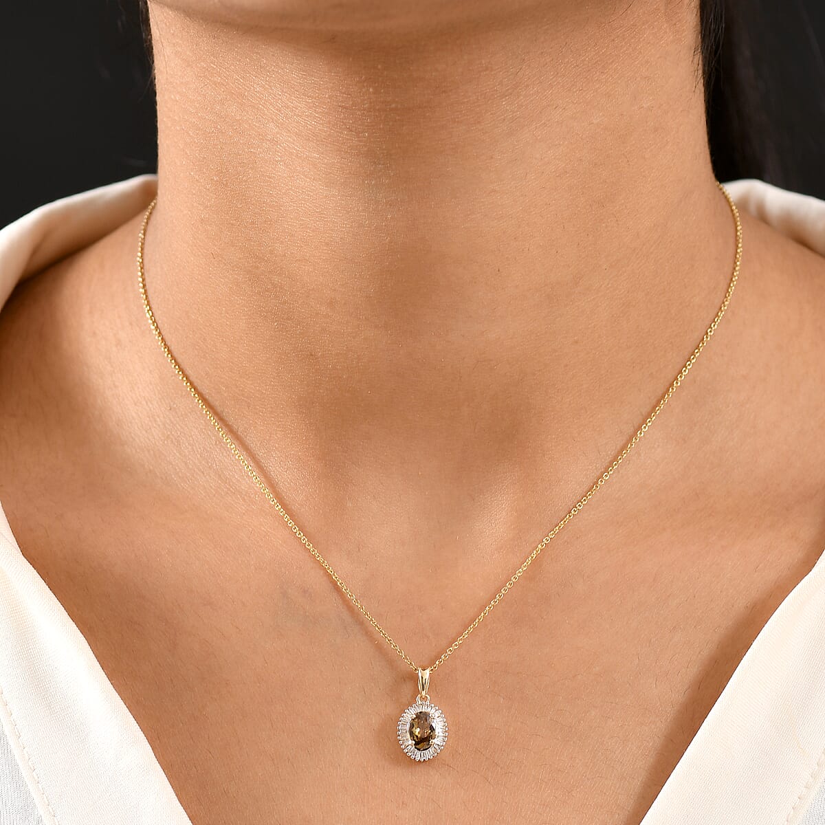 Luxoro AAA Ambanja Demantoid Garnet and G-H I2 Diamond 1.10 ctw Heirloom Spark Pendant Necklace in 10K Yellow Gold 20 Inches image number 2