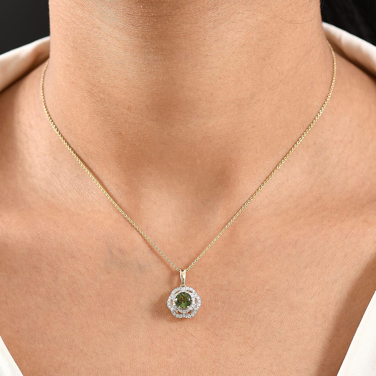 Certified & Appraised Luxoro AAA Sapo Tourmaline and I2 Diamond 1.52 ctw Pendant Necklace 20 Inches in 10K Yellow Gold image number 2