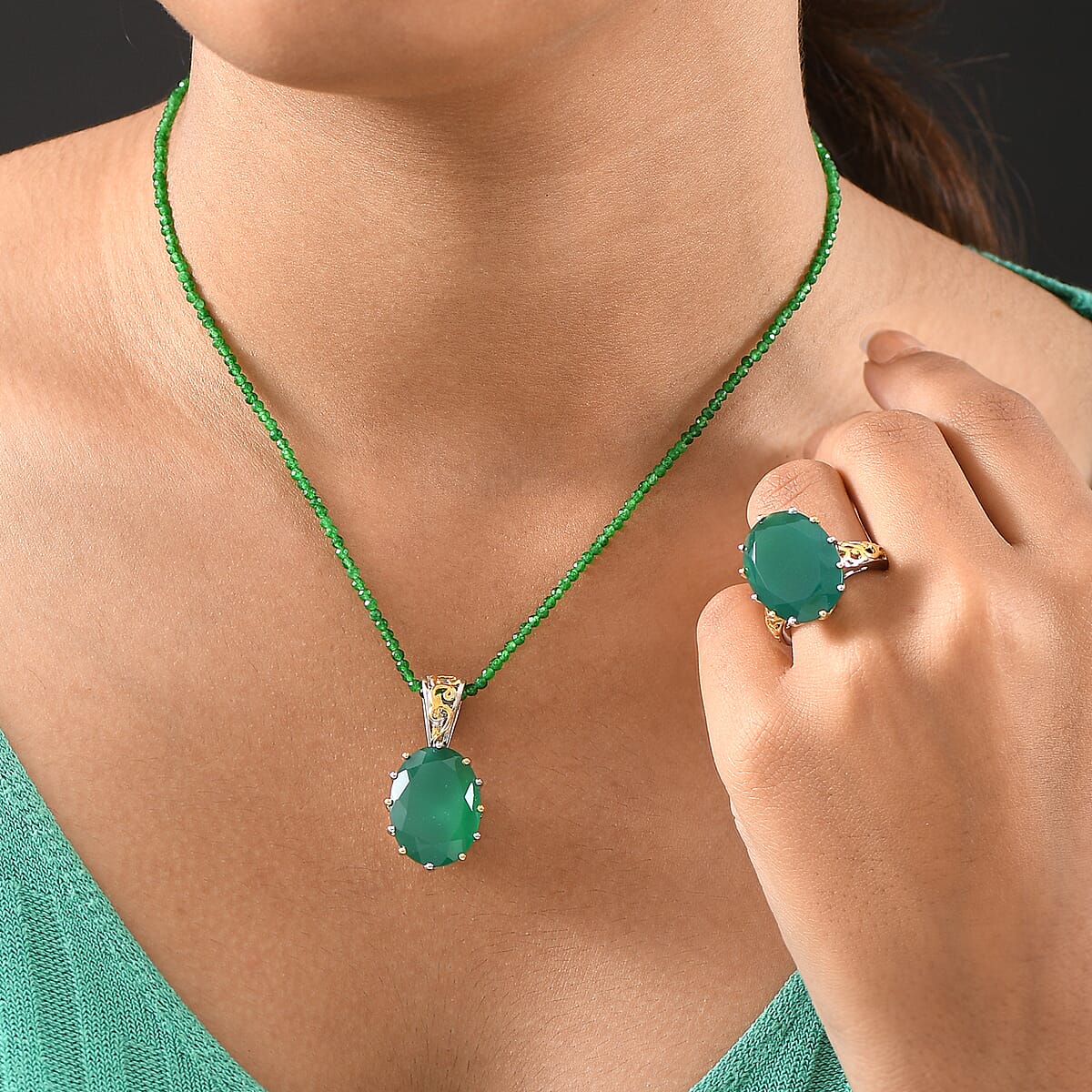 EverTrue Green Onyx 38.20 ctw Ring (Size 10.00) and Pendant with Beaded Necklace 20 Inches in 18K YG Plated and Platinum Bond image number 2