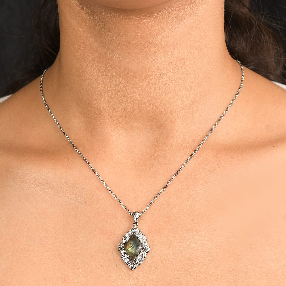 EverTrue Malagasy Labradorite 6.50 ctw Pendant Necklace in Stainless Steel 20 Inches image number 2