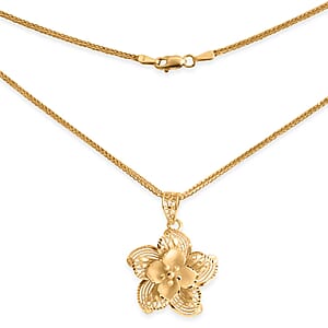 Blooming Flower Pendant Necklace in 10K Yellow Gold 3.10 Grams 20 Inches