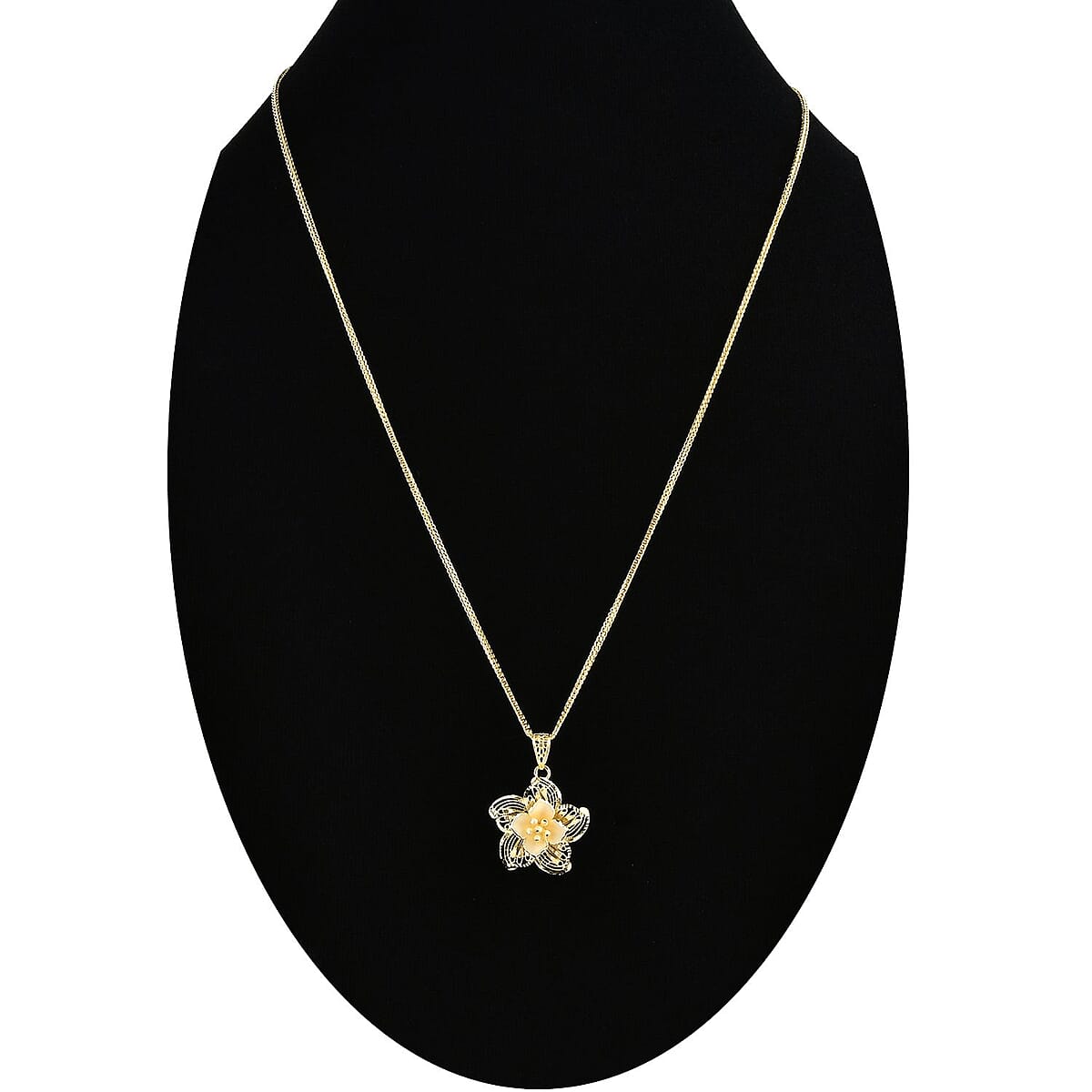 Blooming Flower Pendant Necklace in 10K Yellow Gold 3.10 Grams 20 Inches image number 2