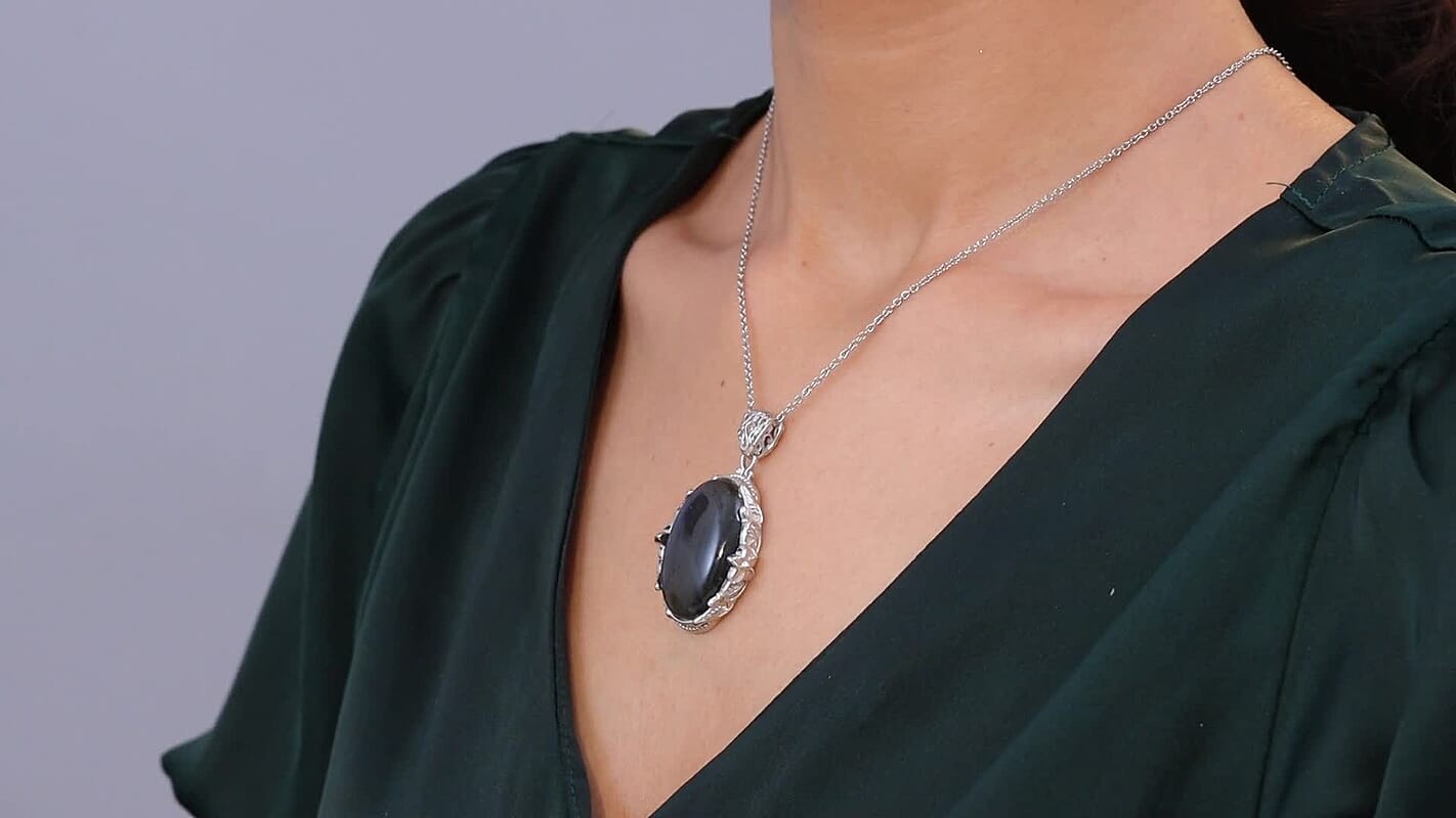 EverTrue Malagasy Labradorite Pendant in Platinum Bond with Stainless Steel Necklace 34.80 ctw (20 Inches)