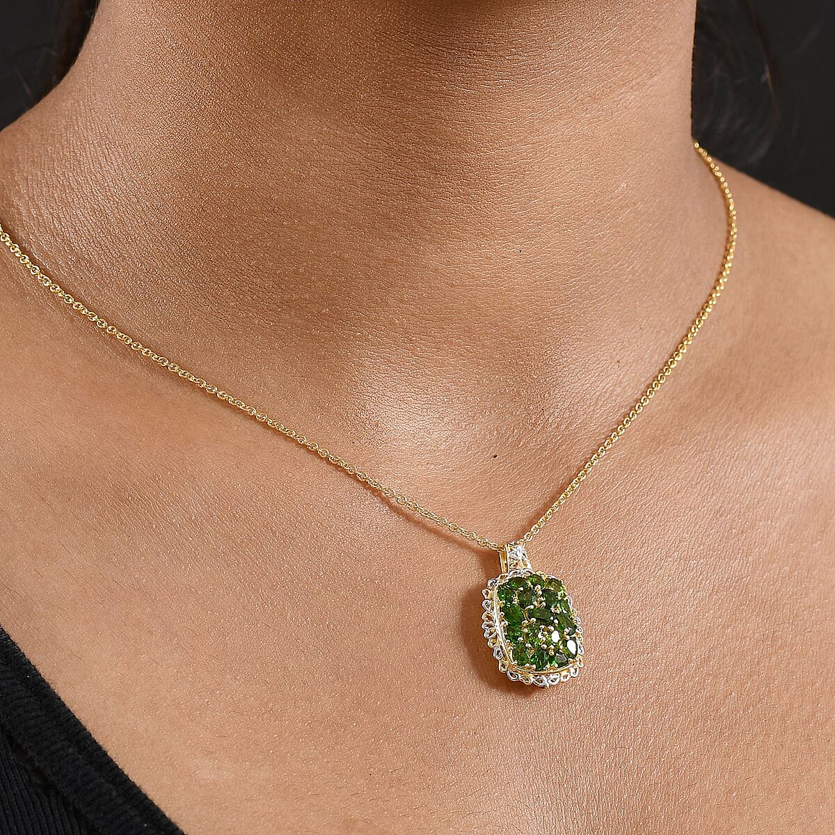 EverTrue Chrome Diopside 3.10 ctw Pendant in 18K YG Plated and Platinum Bond with Stainless Steel Necklace 20 Inches image number 2