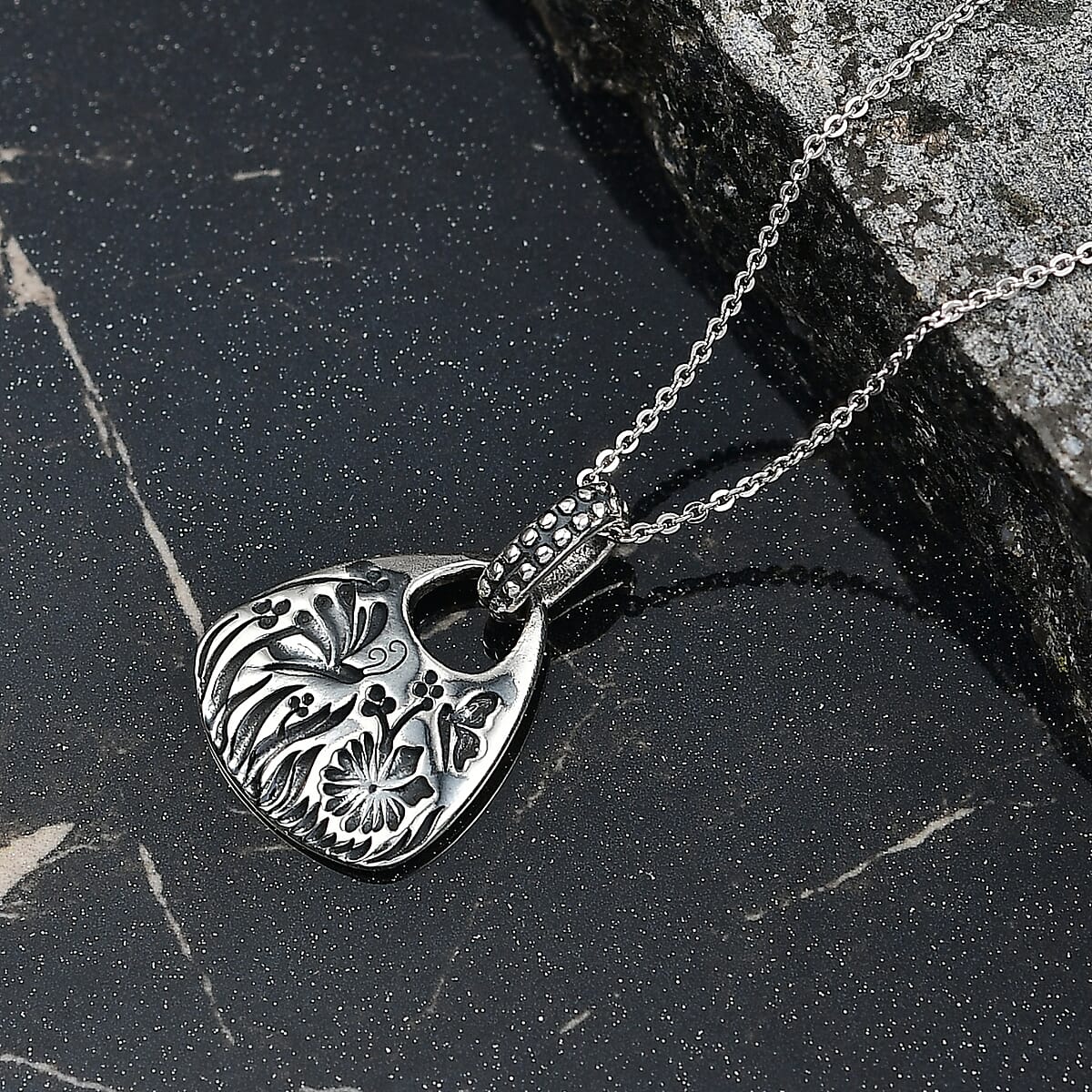 D'Joy Passport to Israel Artisan Crafted Floral Pendant Necklace in Sterling Silver 6 Grams 20 Inches image number 1