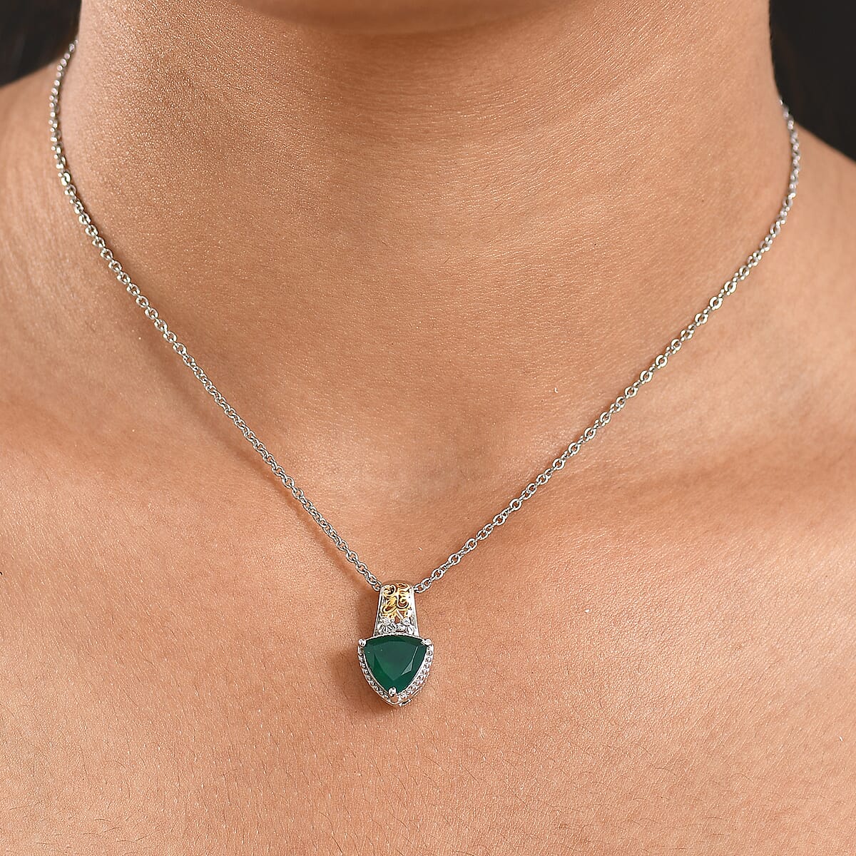 EverTrue Verde Onyx and White Zircon 2.20 ctw Pendant in 18K YG Plated and Platinum Bond with Stainless Steel Necklace 20 Inches image number 2