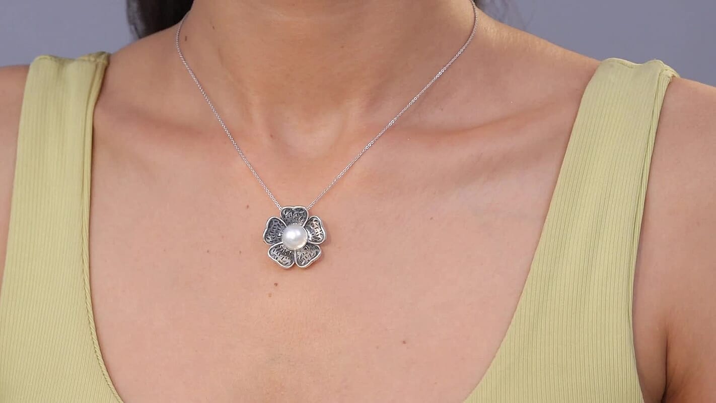 D'Joy Passport to Israel Freshwater Pearl Floral Pendant Necklace in Sterling Silver 20 Inches
