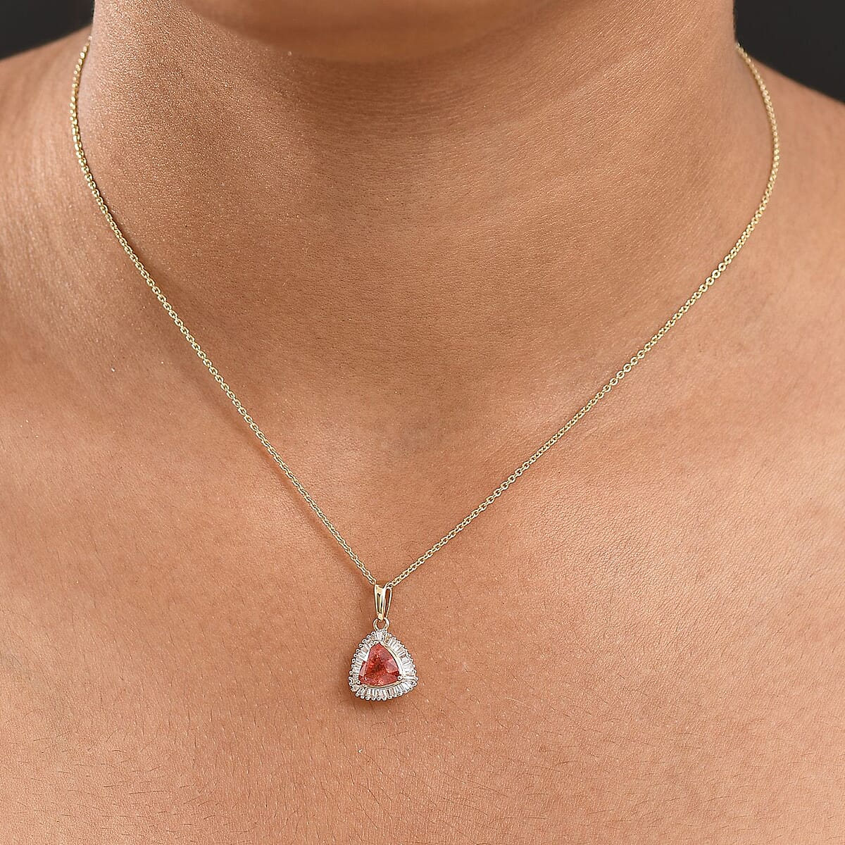 Luxoro AAA Padparadscha Sapphire (BT) and Diamond 1.20 ctw Pendant Necklace in 14K Yellow Gold 20 Inches image number 2