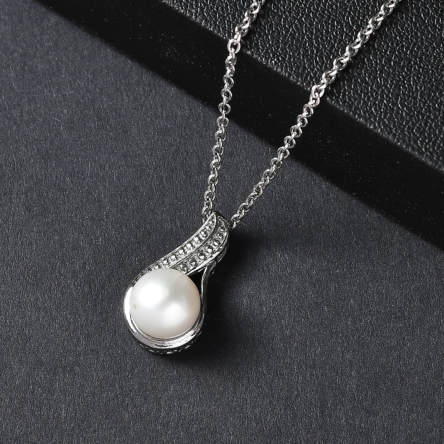 EverTrue Fresh Water Pearl Pendant Necklace in Stainless Steel 20 Inches 