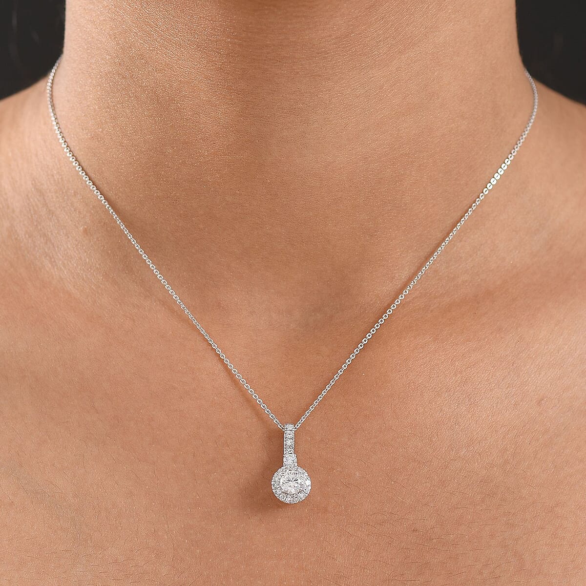 Luxuriant Lab Grown Diamond G-H SI 0.90 ctw Classic Halo Pendant Necklace in Rhodium Over Sterling Silver 20 Inches image number 2