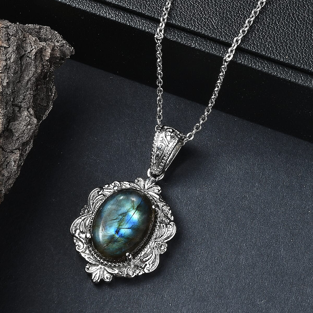 EverTrue Malagasy Labradorite 11.10 ctw Pendant Necklace in Stainless Steel 20 Inches  image number 1