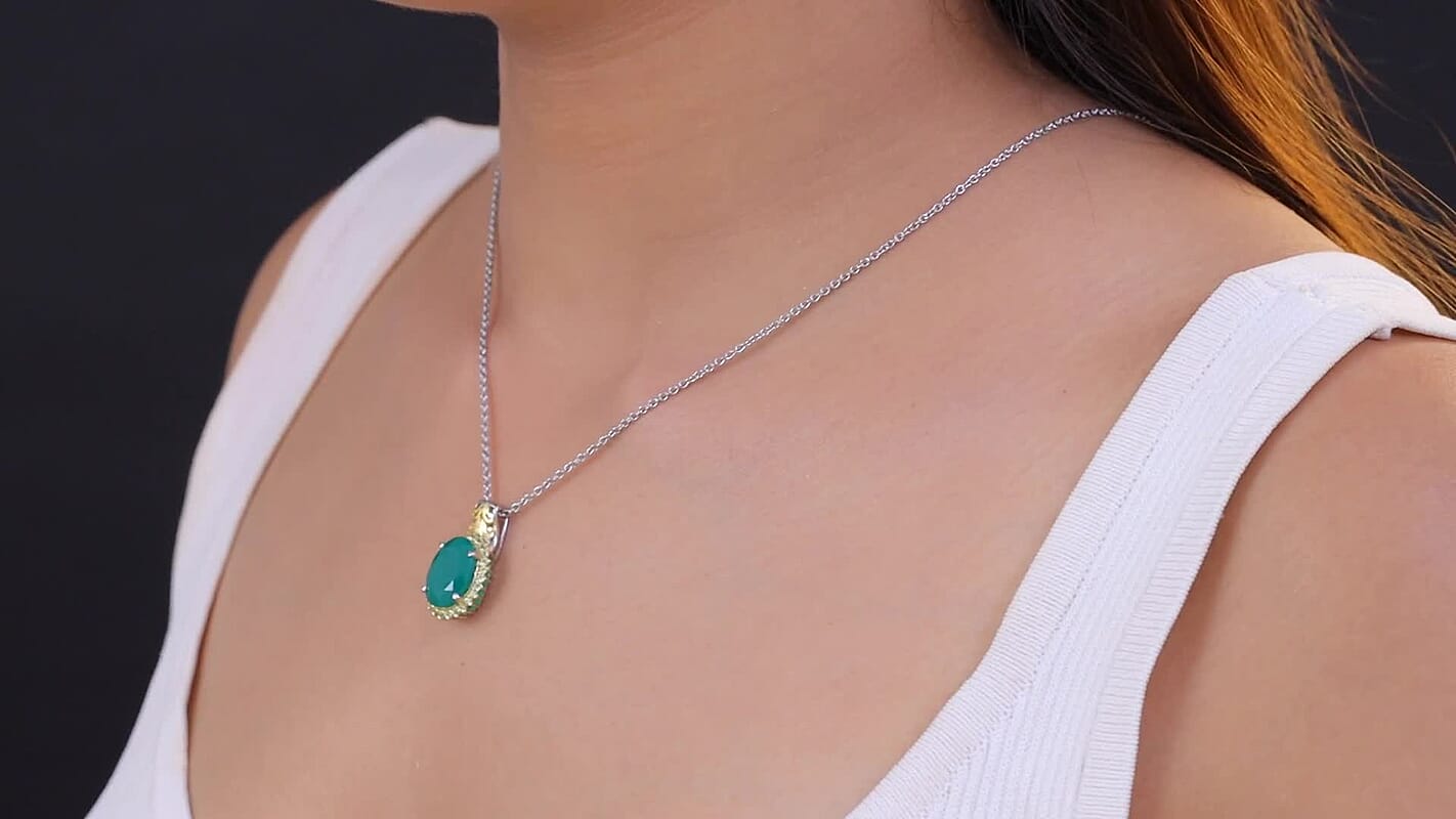 EverTrue Verde Onyx, Hebei Peridot Pendant in Platinum Bond with Stainless Steel Necklace 5.40 ctw (20 Inches)