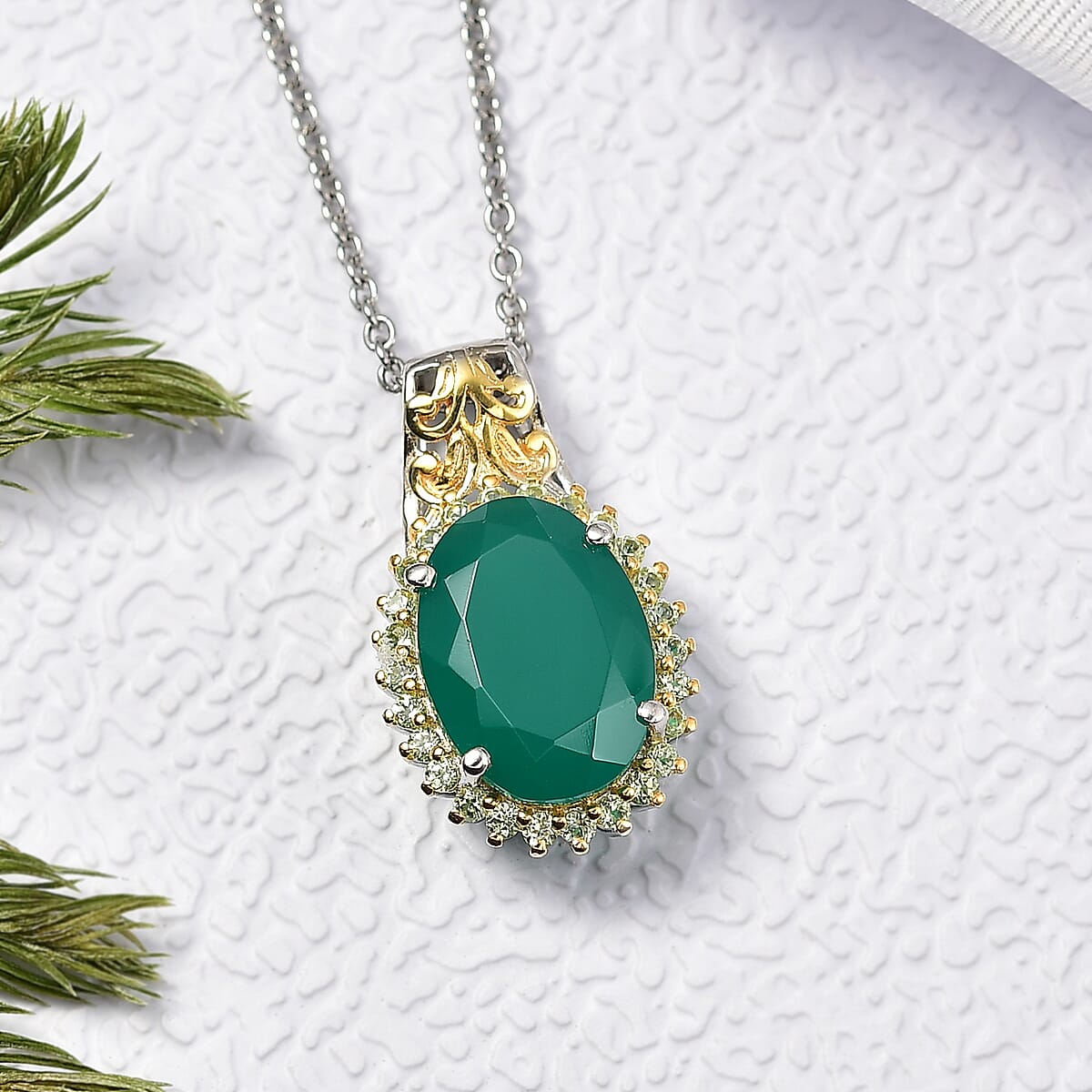 EverTrue Verde Onyx and Hebei Peridot 5.40 ctw Pendant in Platinum Bond with Stainless Steel Necklace 20 Inches image number 1