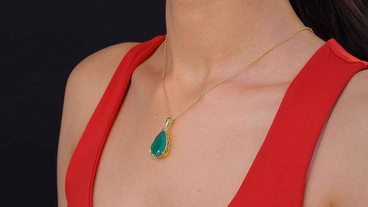 EverTrue Verde Onyx 11.65 ctw Garden Drop Pendant in 18K YG Plated with ION Plated YG Stainless Steel Necklace 20 Inches