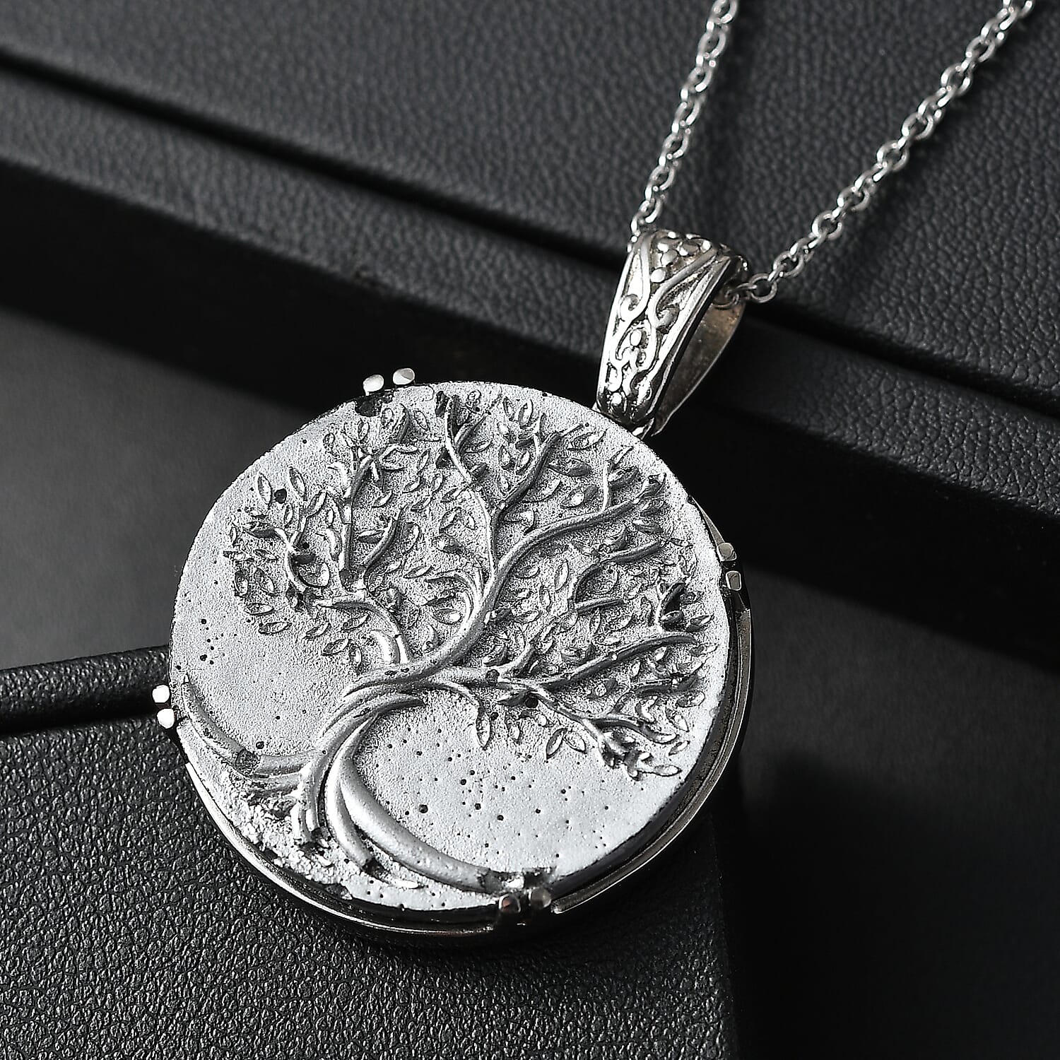 EverTrue Matrix Silver Shungite 25.00 ctw Pendant Necklace in Stainless Steel 20 Inches 
