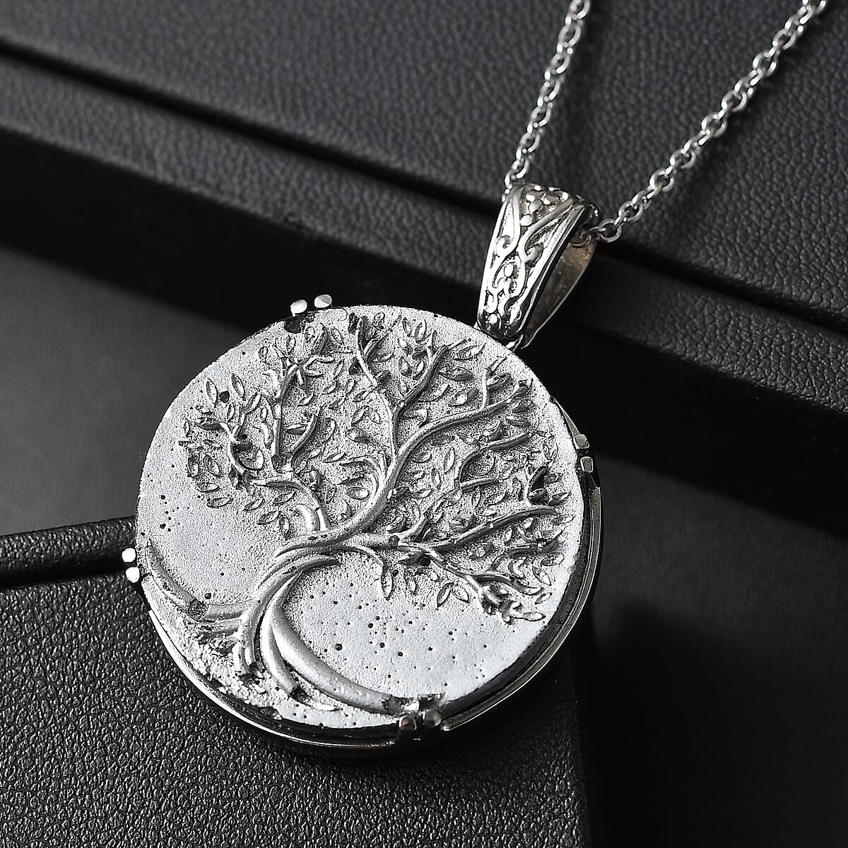 EverTrue Matrix Silver Shungite 25.00 ctw Pendant Necklace in Stainless Steel 20 Inches  image number 1