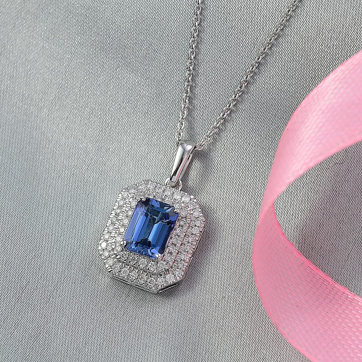 Doorbuster Luxoro AAA Peacock Tanzanite and Diamond I2 2.00 ctw Twilight Grace Pendant Necklace in 10K White Gold 4.25 Grams 20 Inches image number 1