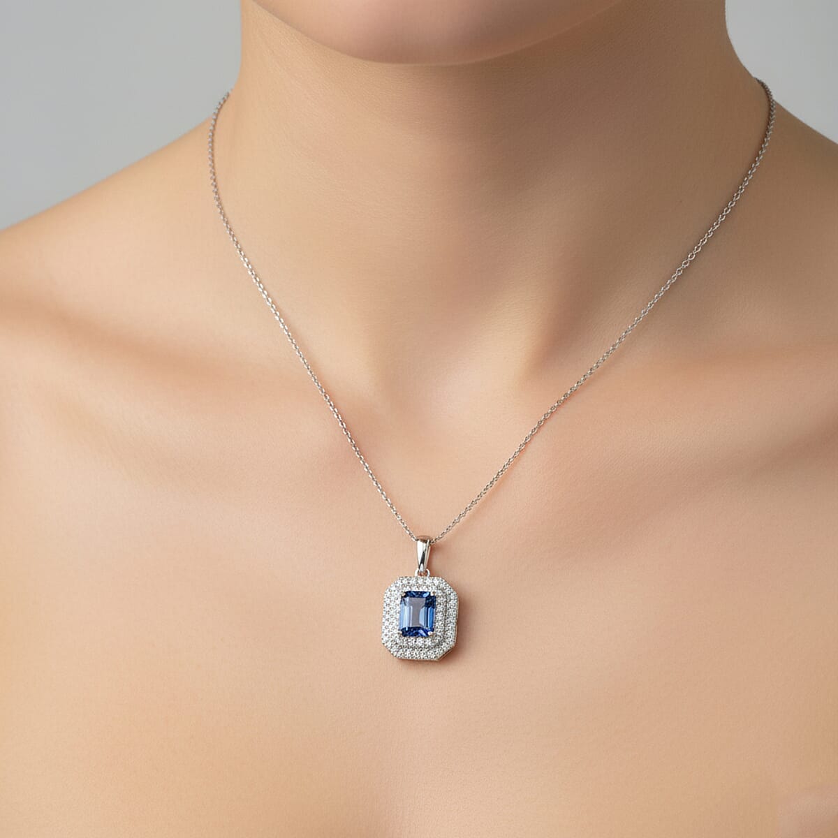 Doorbuster Luxoro AAA Peacock Tanzanite and Diamond I2 2.00 ctw Twilight Grace Pendant Necklace in 10K White Gold 4.25 Grams 20 Inches image number 2