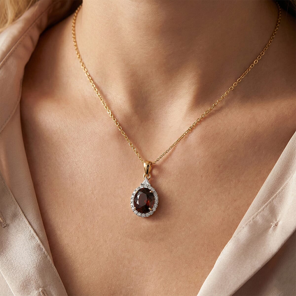 AAA Red Zircon and Luxuriant Lab Grown Diamond E-F VS 4.50 ctw Crownfire Pendant Necklace in 10K Yellow Gold 18 Inches image number 2