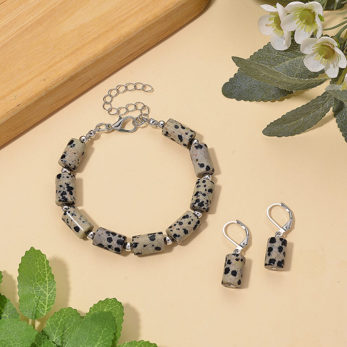 Dalmation Jasper 136.40 ctw Bracelet (7.00-9.00In) and Lever Back Earrings in Silvertone image number 1